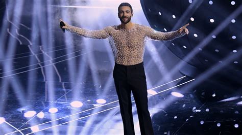 marco mengoni vestito versace|Marco Mengoni brilla a Sanremo 2024, tutti i look indossati sul .